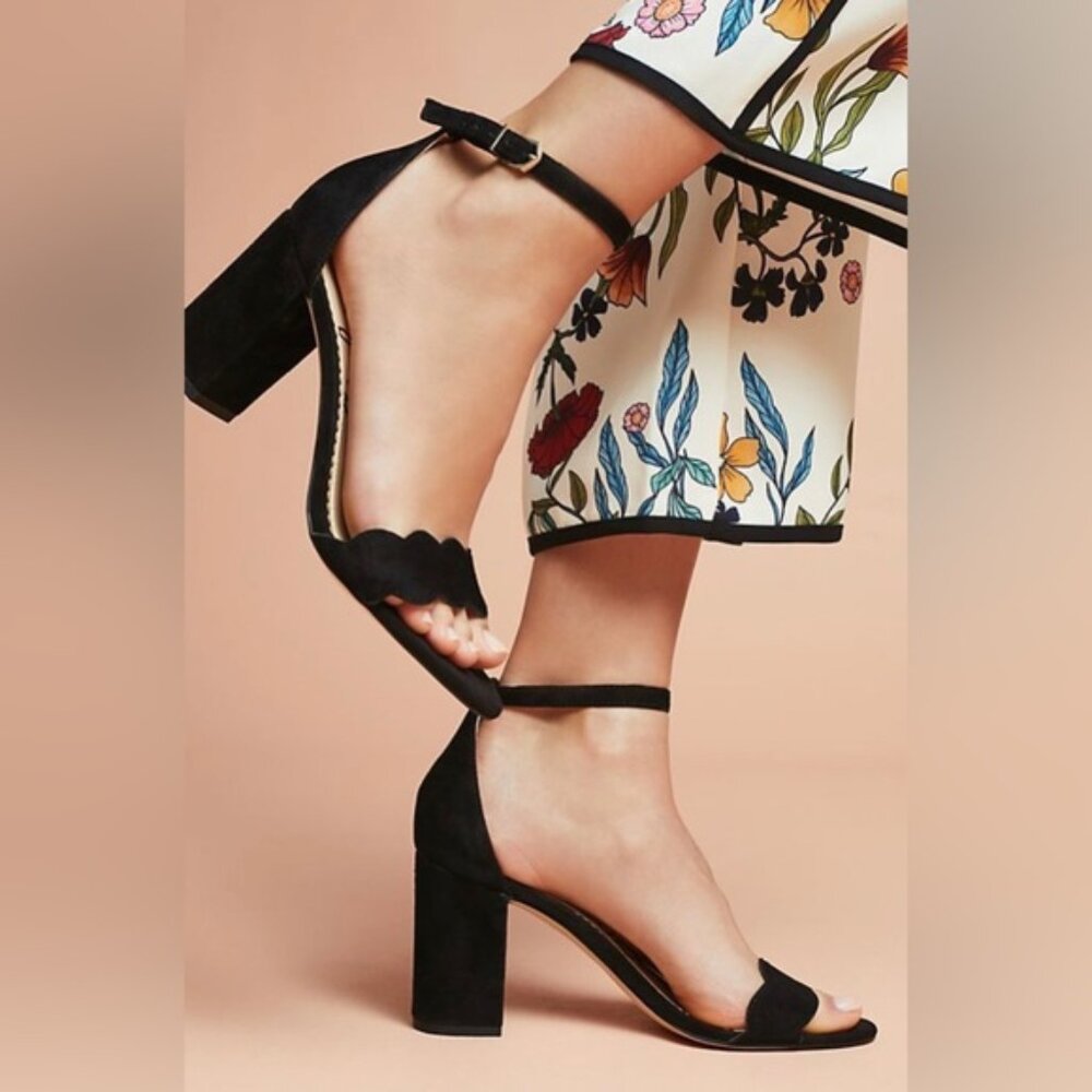 Sam Edelman Odila Scalloped Ankle Strap Sandal Black Suede Size 8 comes w/box